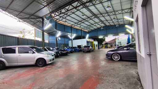 Bengkel NSF Ketuk Dan Cat Kereta