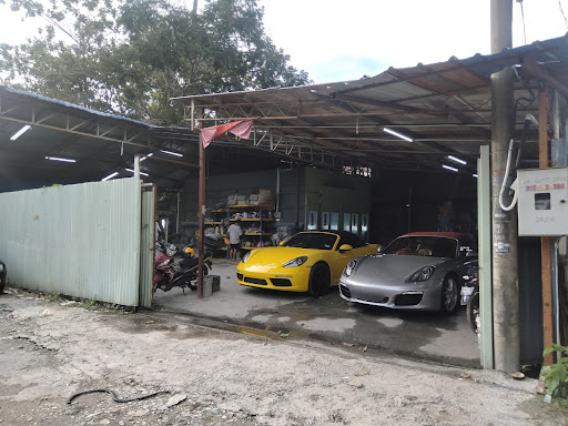 LS auto spray painting workshop
