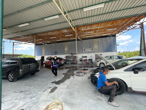 Bengkel cat kereta melaka & ketuk kereta Melaka &Rashid spray work &polish kereta Melaka & auto paint Melaka & rsd spray work