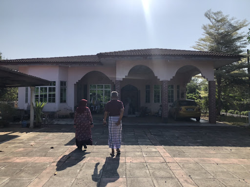 Kedai chat ( bengkel cat kereta )