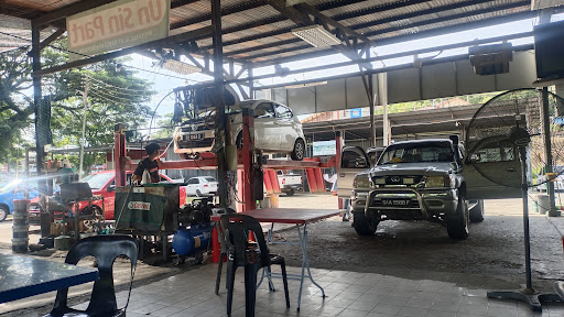 Pusat Service Kenderaan-Un Sin Part ~ Aliff Elektrik Hardware Transport