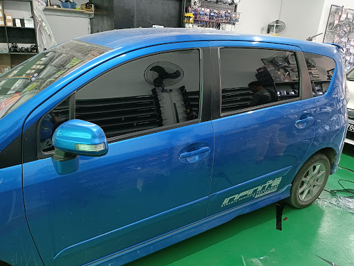 Bad Monkey Garage Sikuati