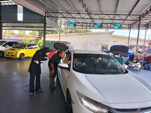 PETRONAS AutoExpert Paka