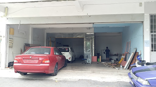 Bengkel cat kereta sarip spray