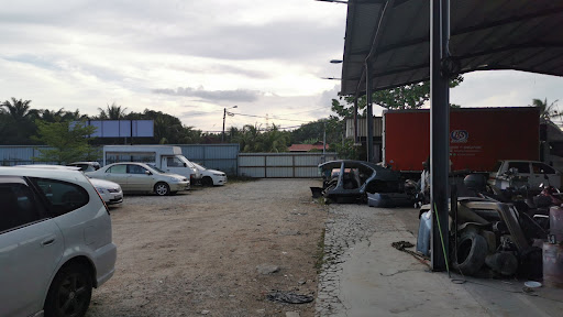 YI YONG MOTOR WORKSHOP
