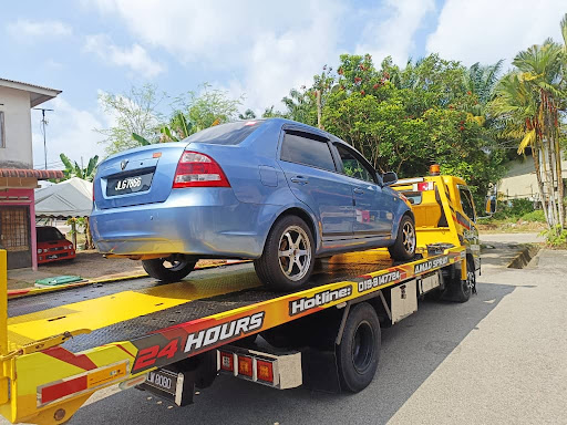 towing segamat UR AMAT AUTO SPRAY & SERVICES