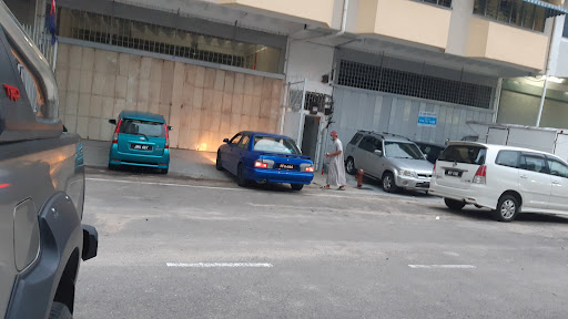 SM Pusat Service and Cat Kereta