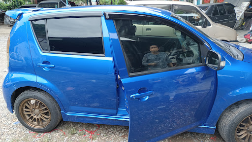 Loong Sheng Menyembur Cat & Mengetuk